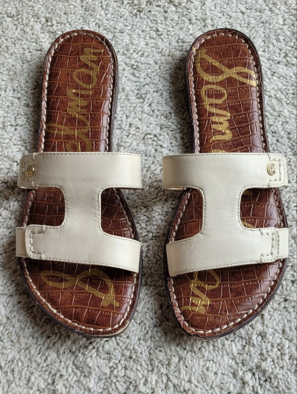 Sam Eldleman Classic Flat Sandals Cream Leather Straps In the "I"  Emblem 8